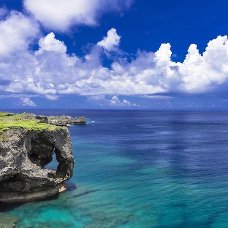Kariyushi Condominium Resort Yomitan Ryukyu Tabikan In Zampamisaki Buitenkant foto